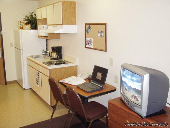 Woodspring Suites Sacramento Room photo