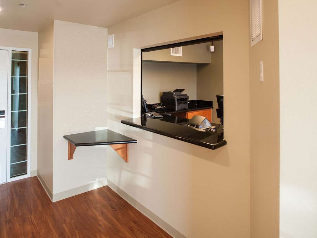 Woodspring Suites Sacramento Interior photo